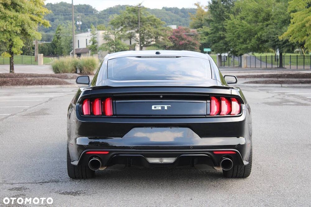 Ford Mustang 5.0 V8 GT - 5