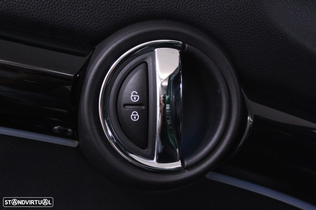 MINI 5 Portas Cooper Classic Auto - 21