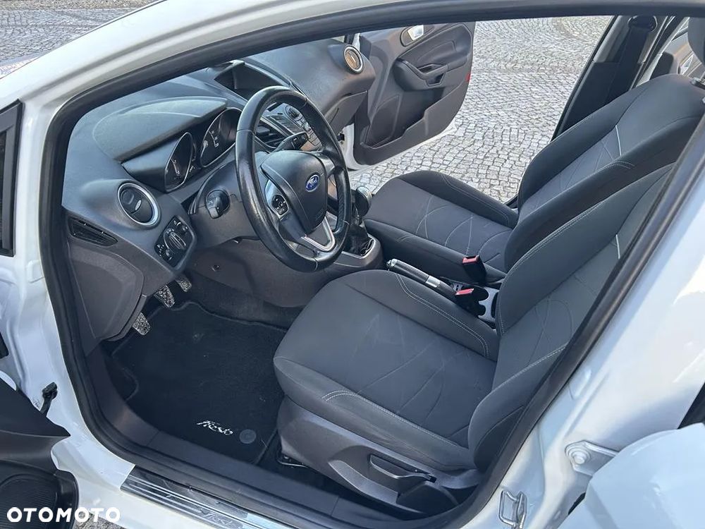Ford Fiesta - 38