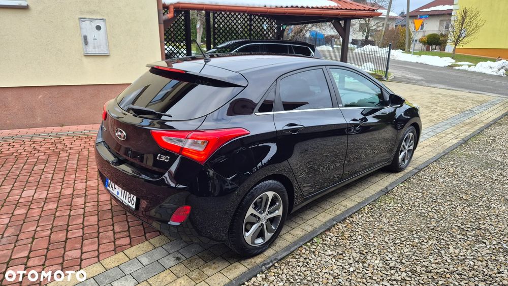 Hyundai i30 1.4 Passion Plus - 14