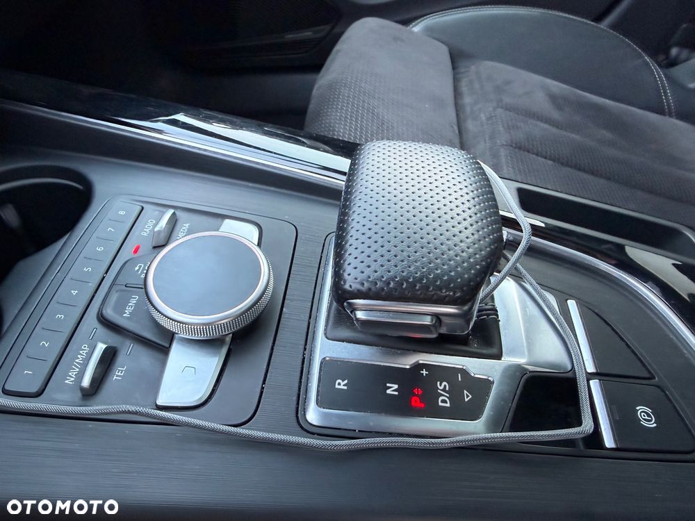 Audi A4 Avant 45 TDI quattro tiptronic S line - 28