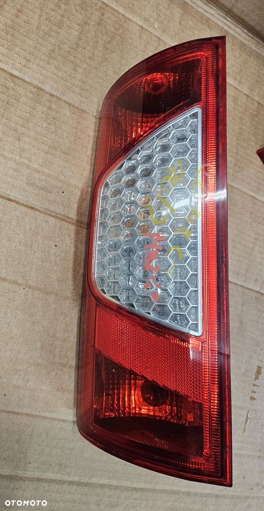 Ford Transit Connect  lampa tył tylna prawa lewa - 1