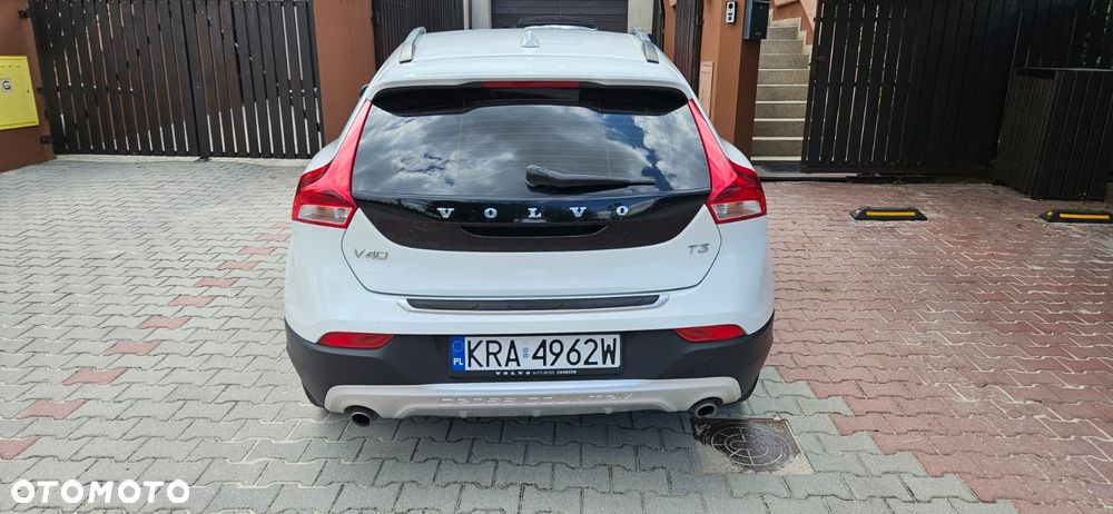 Volvo V40 Cross Country - 3