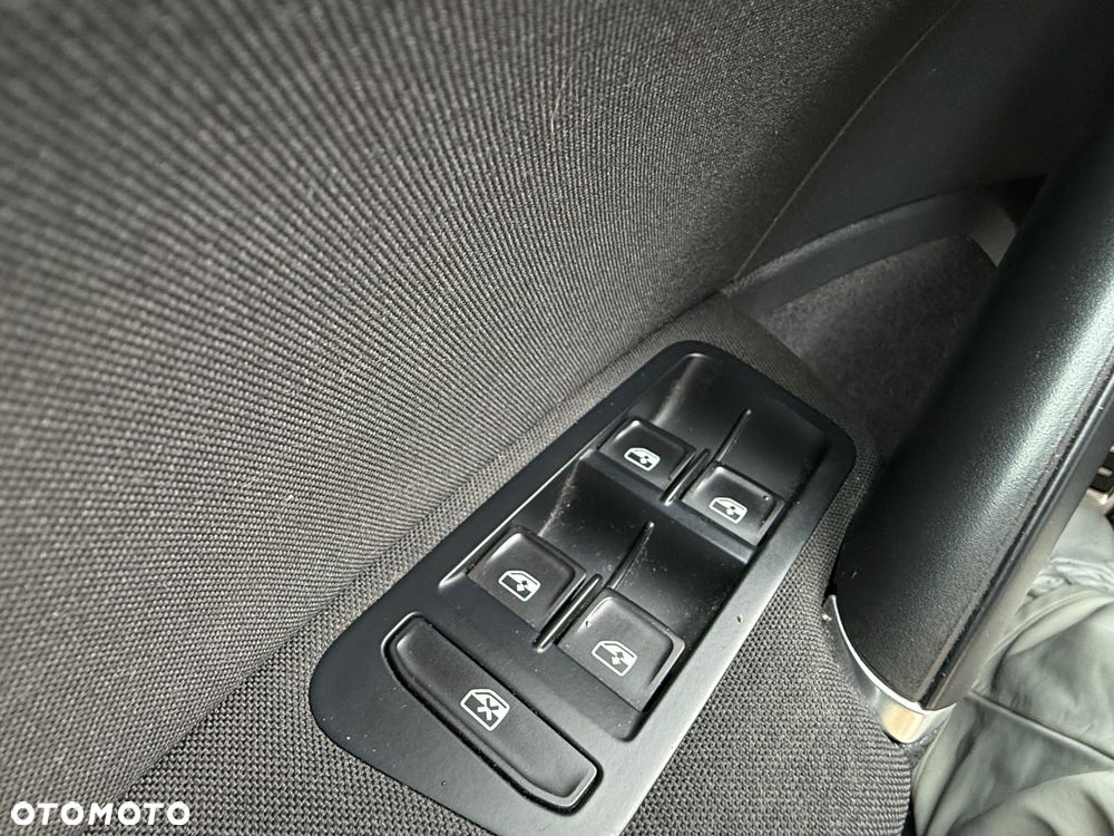 Volkswagen Golf - 16