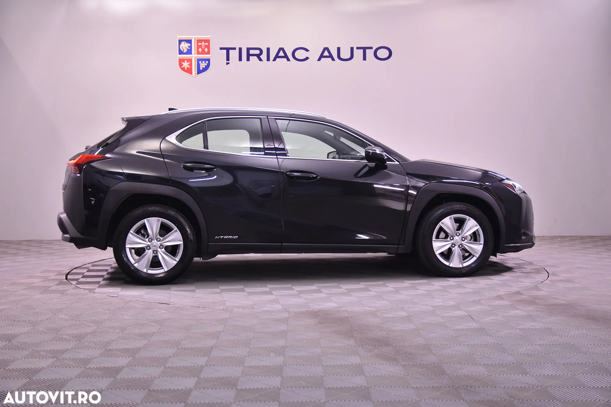 Lexus UX 250h - 6