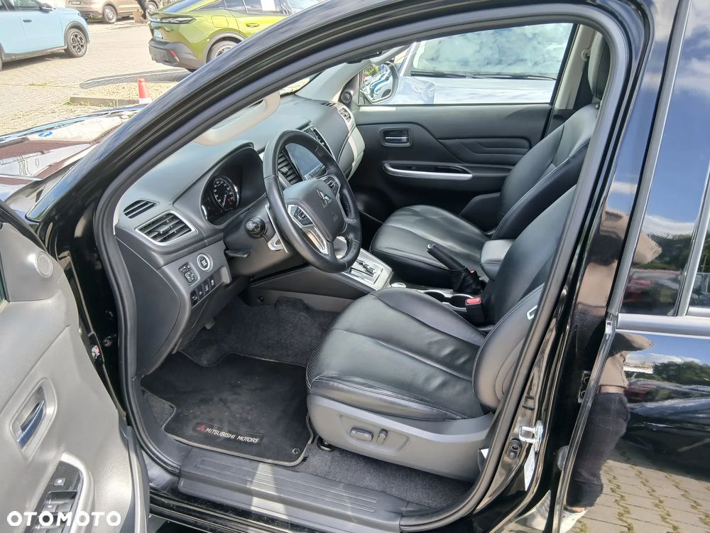Mitsubishi L200 2.2 d DC Instyle Plus - 10