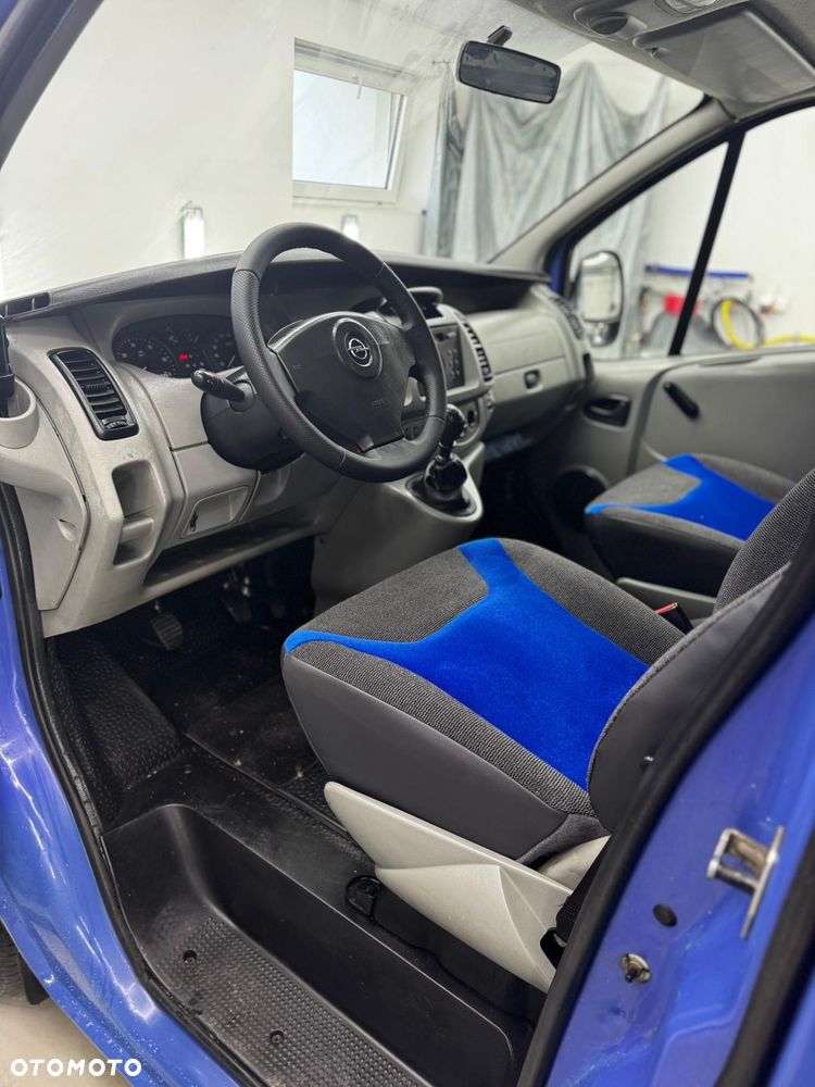 Opel Vivaro - 8