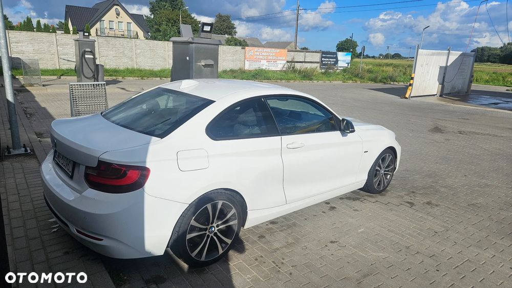 BMW F22 220D 2014 photo 2