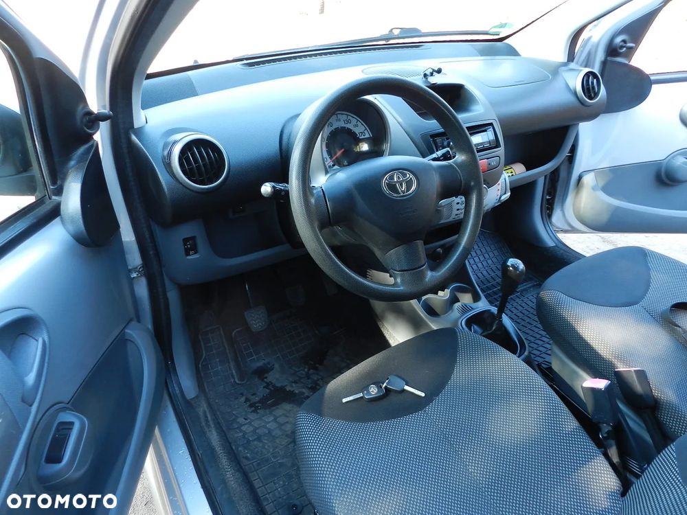 Toyota Aygo - 14