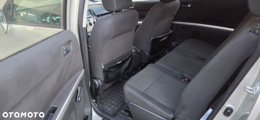 Toyota Corolla Verso 1.6 - 12