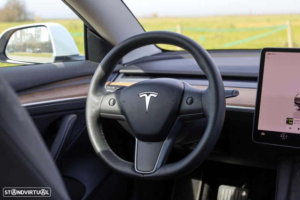 Tesla Model 3 Tração Traseira Standard - 19