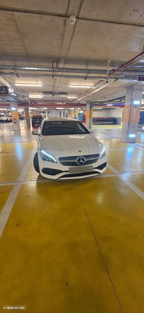 Mercedes-Benz CLA 200 d Shooting Brake AMG Line - 24