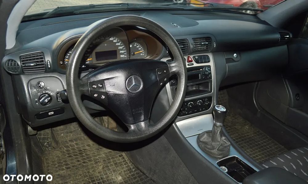 Mercedes-Benz Klasa C 180 - 35