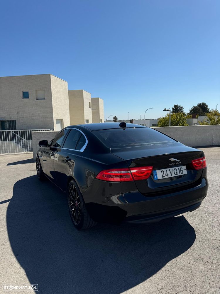 Jaguar XE 2.0 D Prestige Aut. - 11