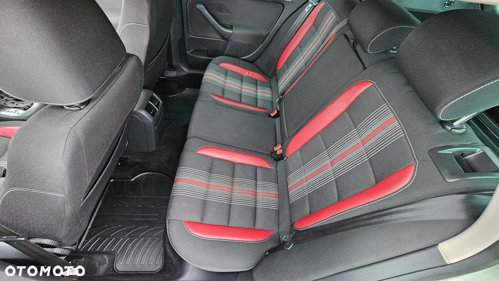 Volkswagen Golf - 21