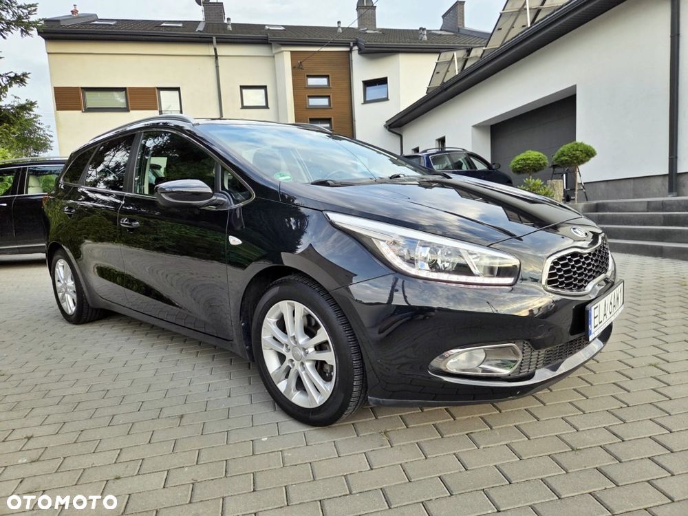 Kia Ceed 1.6 GDI Dream Team Edition - 11