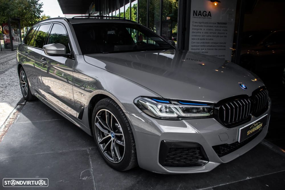 BMW 530 e Pack Desportivo M - 12