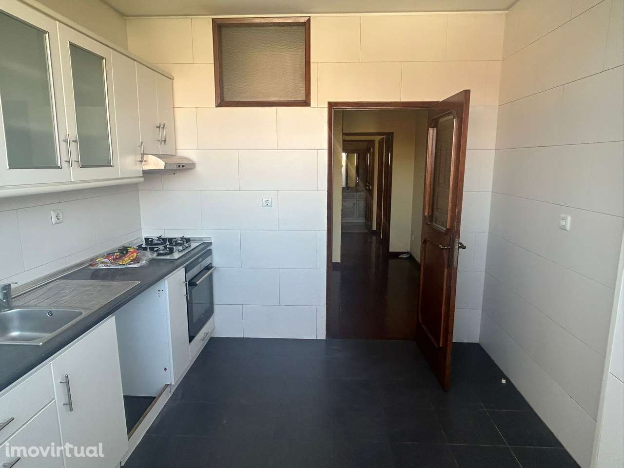 Apartamento T2 com varanda e garagem em São Mamede Infesta - Grande imagem: 5/16