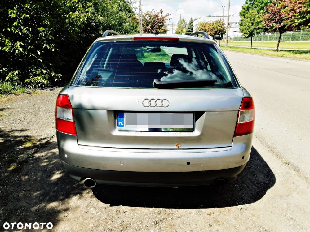 Audi A4 Avant 2.4 - 6