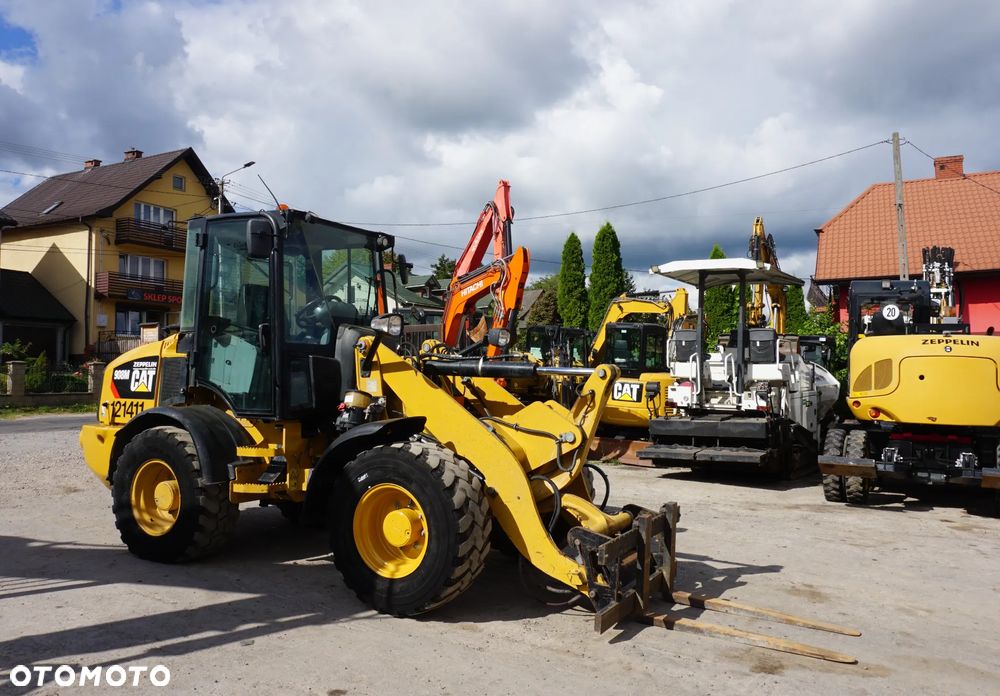 Caterpillar CAT 908 M - 2