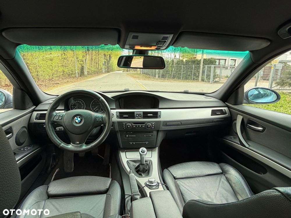 BMW Seria 3 325i - 10