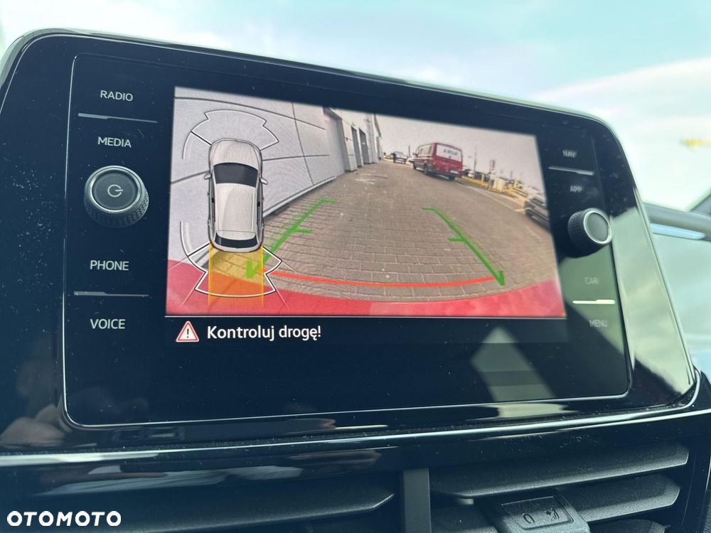 Volkswagen T-Roc - 21