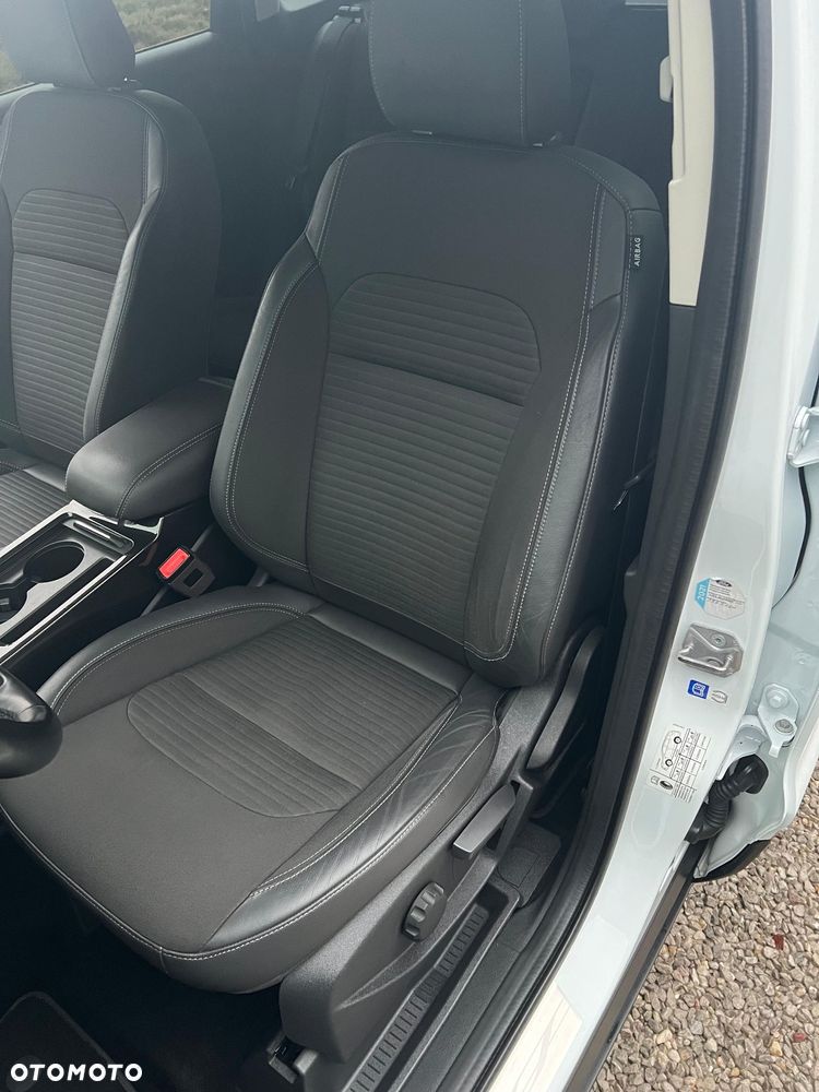 Ford Kuga 2.0 TDCi 4x4 Titanium - 24