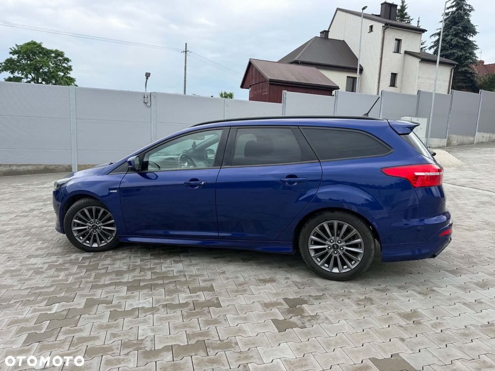Ford Focus 1.5 EcoBoost ST-Line - 6