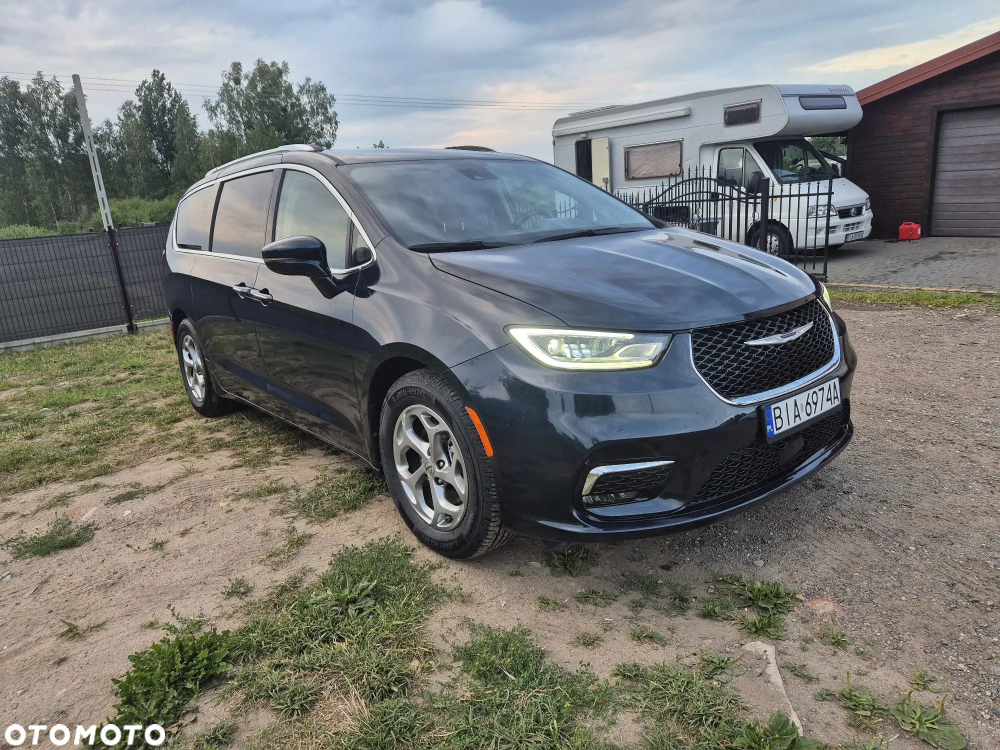 Chrysler Pacifica - 1