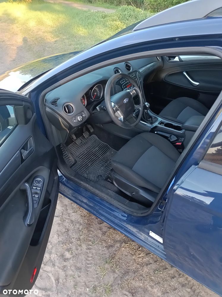 Ford Mondeo 2.0 Trend - 9