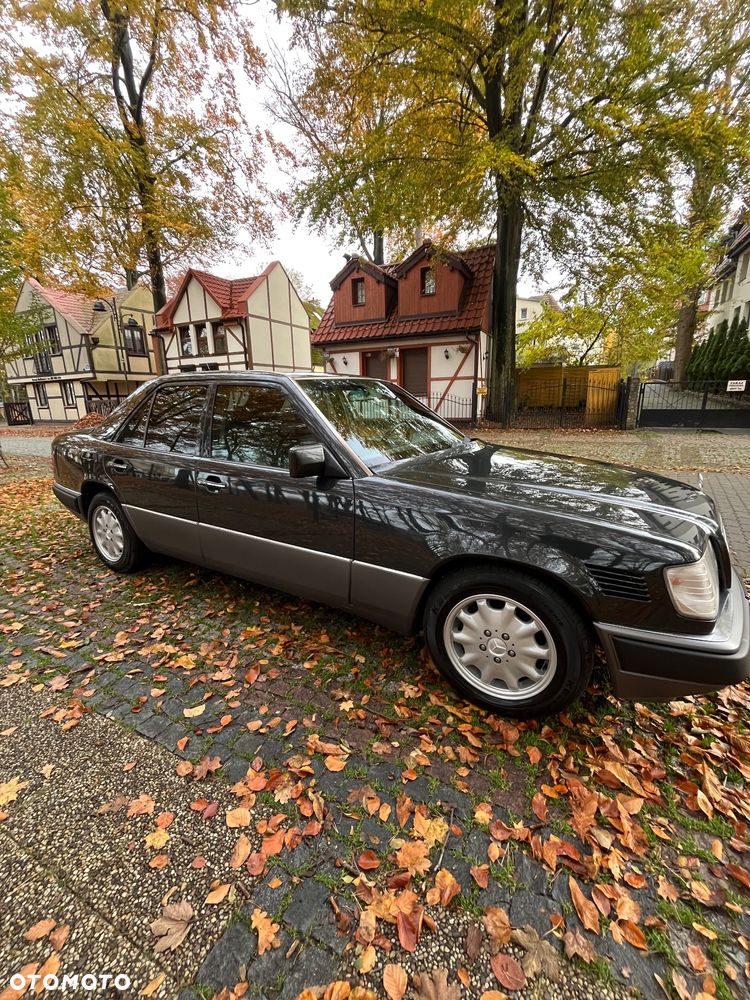 Mercedes-Benz W124 (1984-1993) - 21