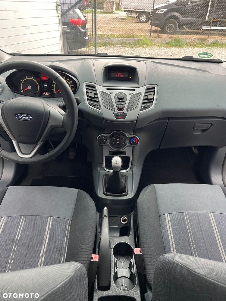 Ford Fiesta 1.25 Champions Edition - 31
