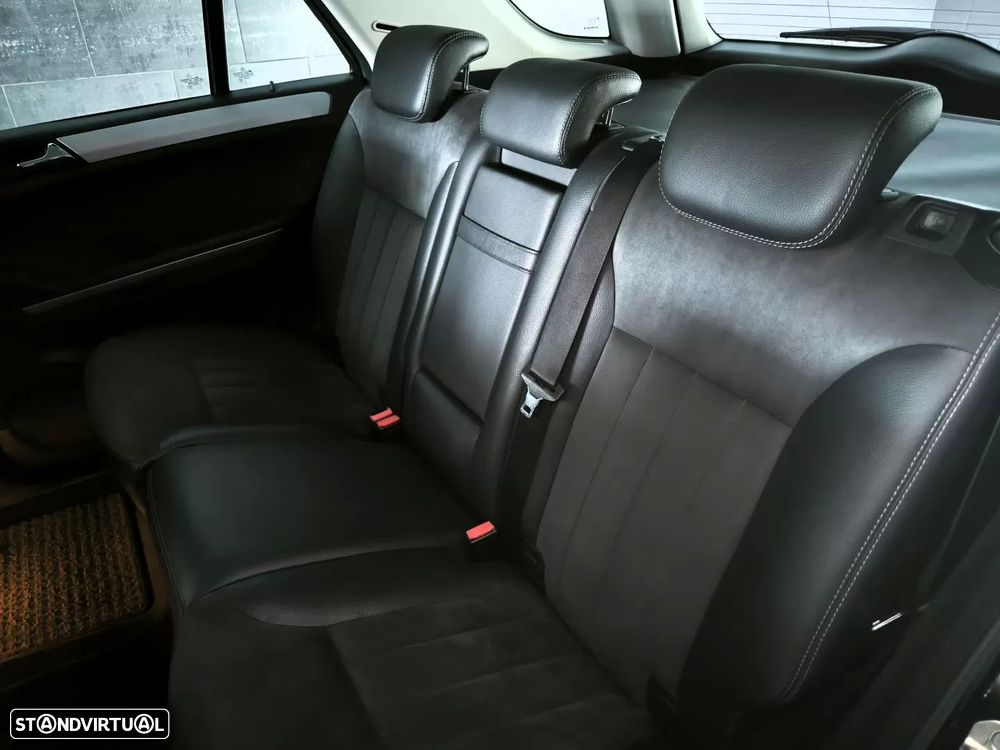 Mercedes-Benz ML 320 CDI - 25