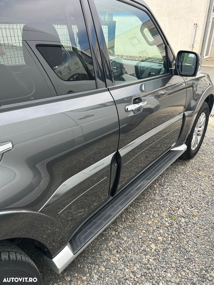 Mitsubishi Pajero 3.2 DI-D Instyle - 34