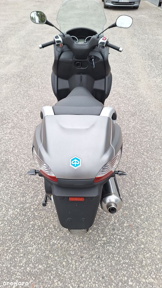 Piaggio MP-3 - 10