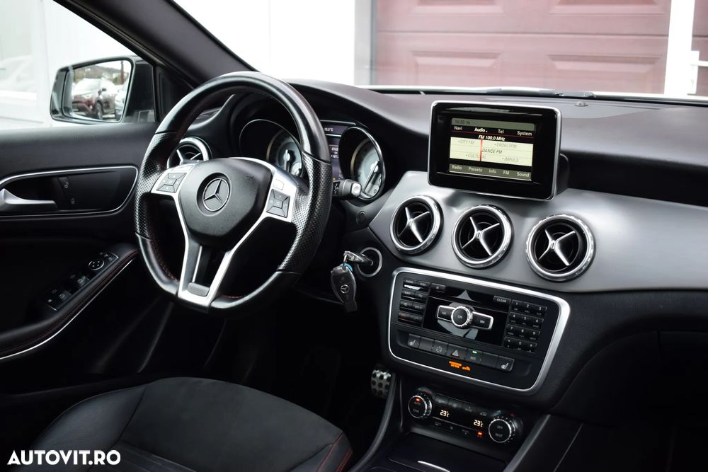 Mercedes-Benz GLA 250 4MATIC 7G-DCT AMG Line - 11