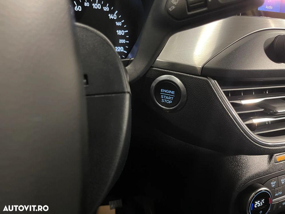 Ford Focus 1.0 EcoBoost MHEV Titanium - 21