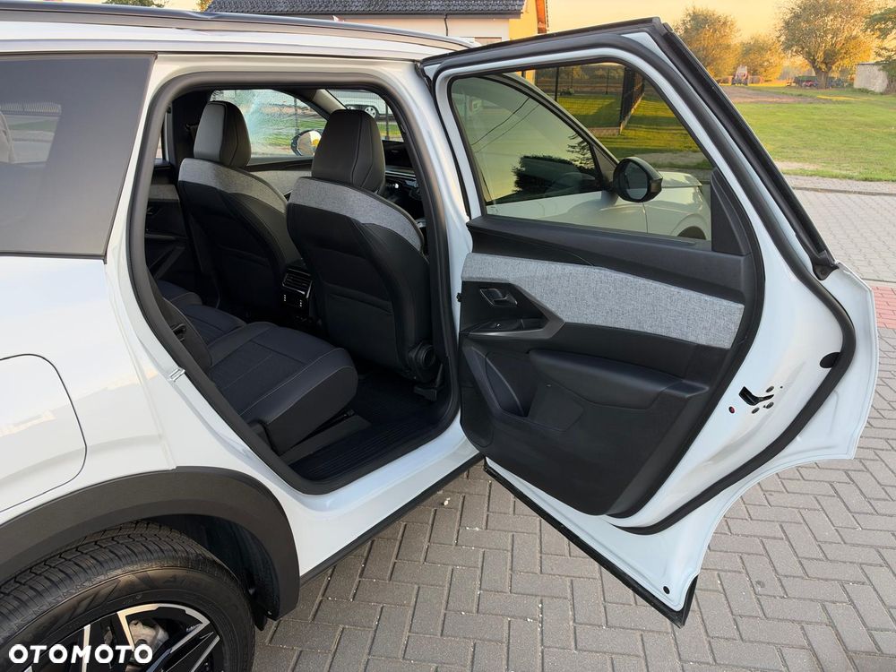 Peugeot 5008 1.2 PureTech mHEV Allure Pack S&S e-DCS6 - 17