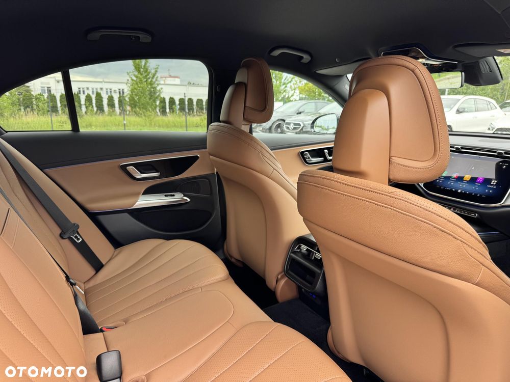 Mercedes-Benz Klasa E 200 d 9G-TRONIC Edition AVANTGARDE - 19