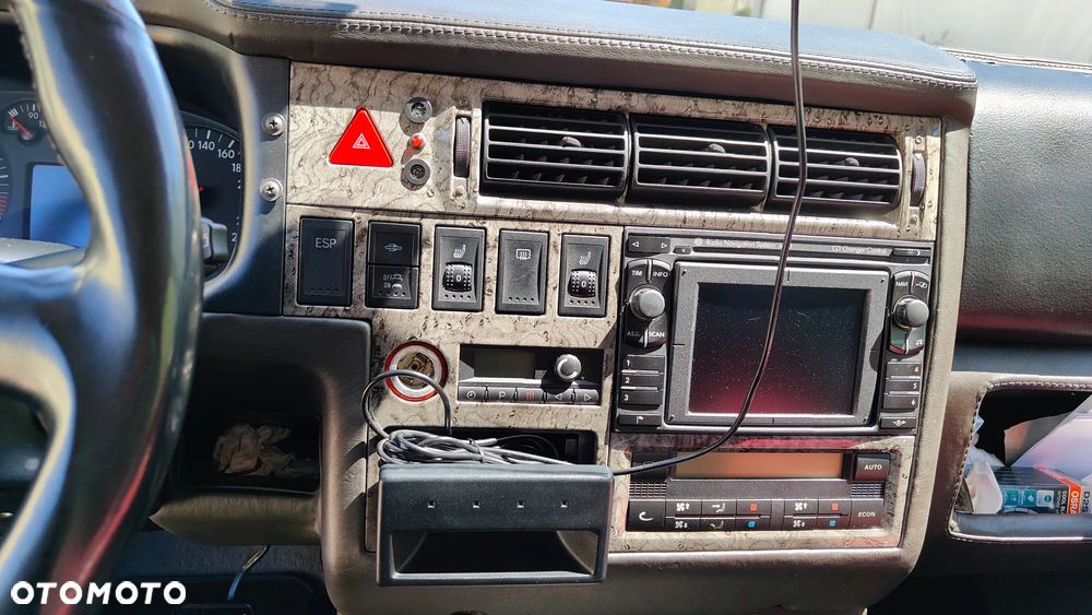 Volkswagen Caravelle - 10