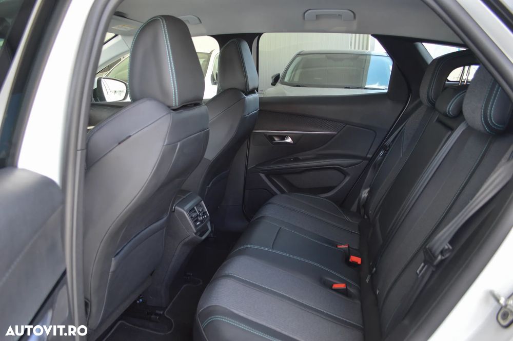 Peugeot 3008 PHEV 300 EAT8 4X4 Allure Pack - 30
