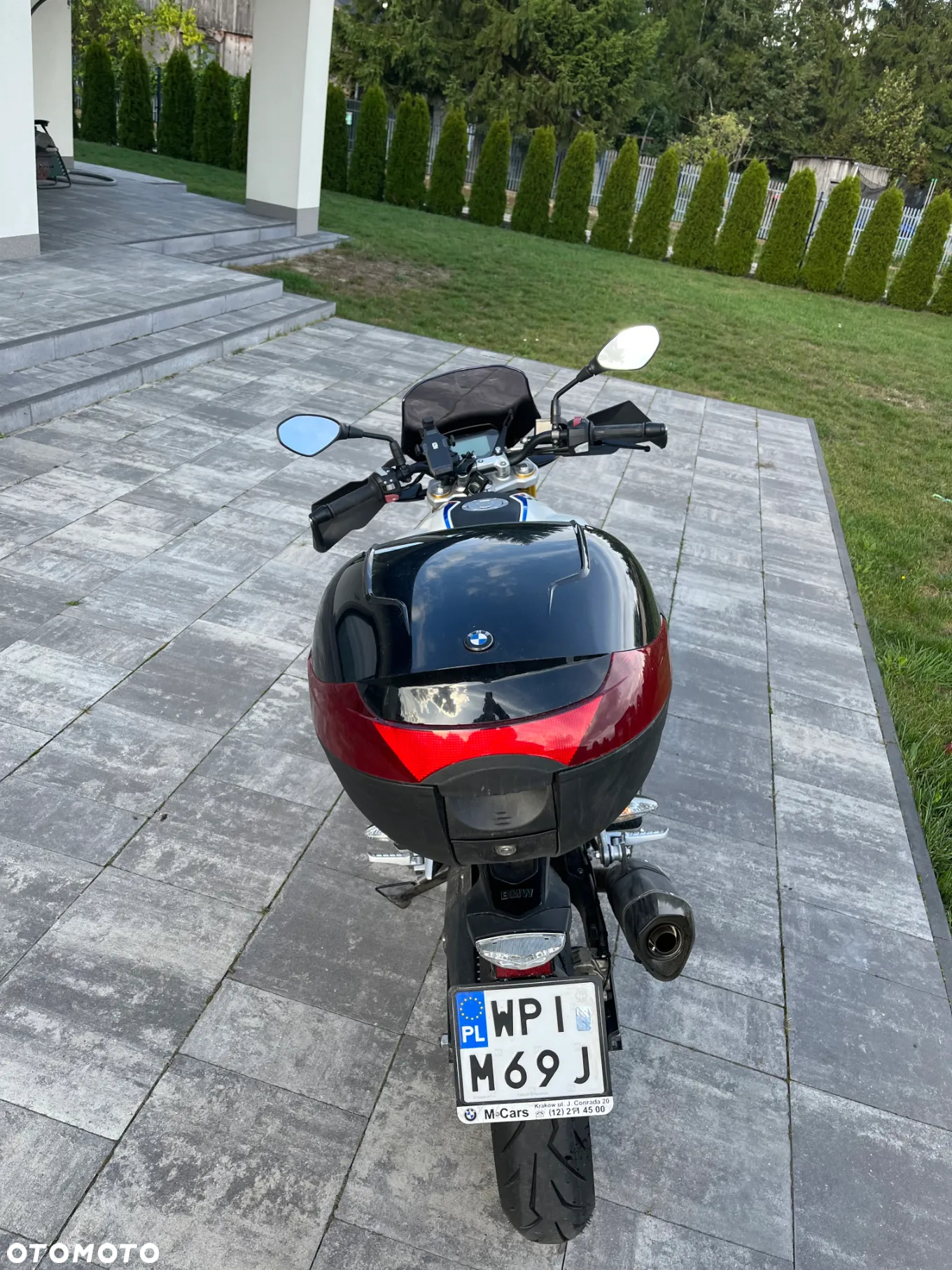 BMW G - 9