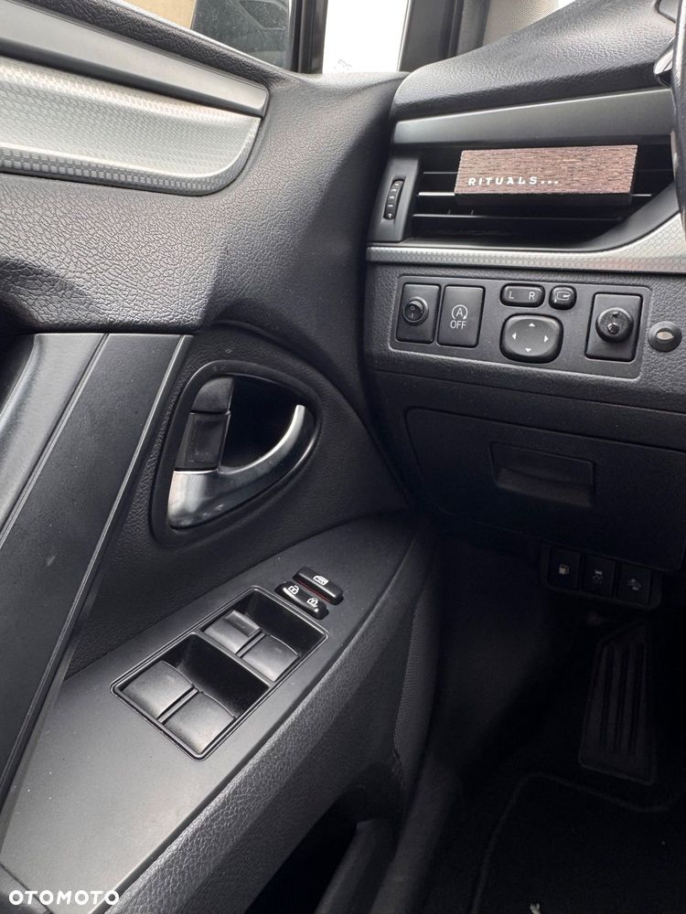 Toyota Avensis 2.0 D-4D Premium - 20