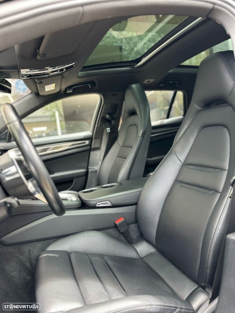 Porsche Panamera Sport Turismo 4 E-Hybrid - 3