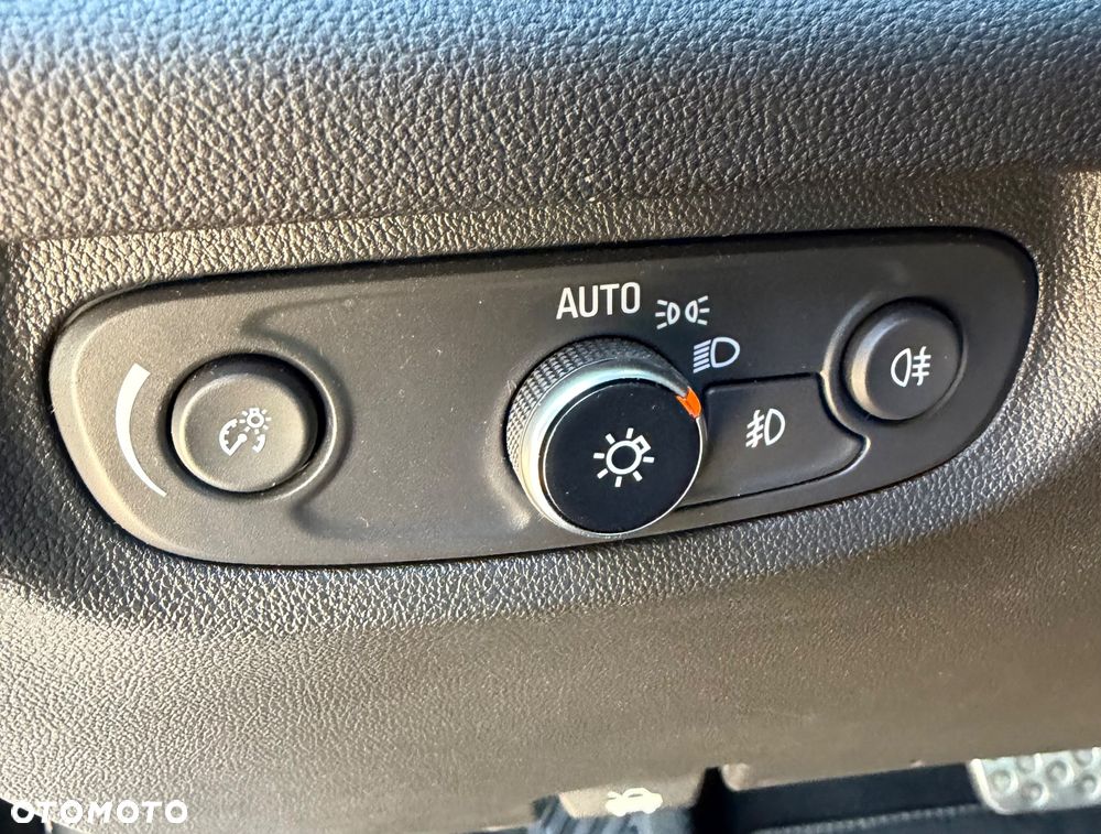 Opel Insignia - 19