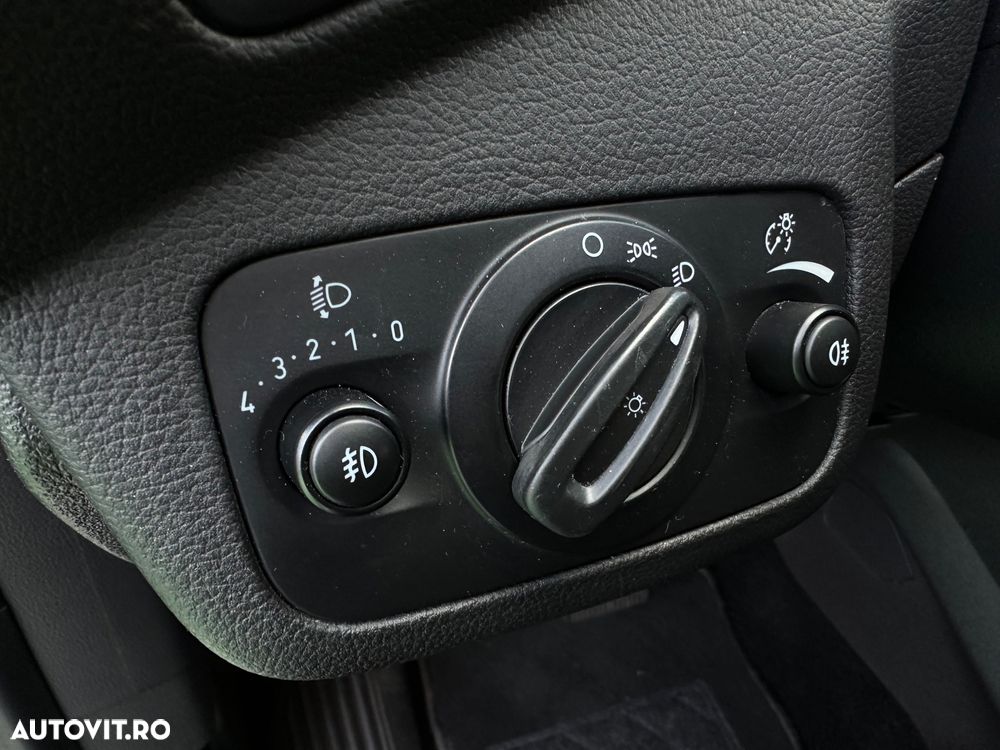 Ford Kuga 2.0 TDCi 4x4 Aut. Business Edition - 16