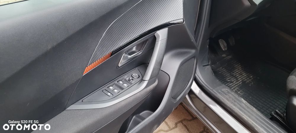 Peugeot 2008 - 9