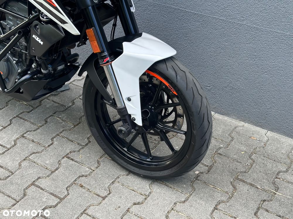 KTM Duke 125 - 21