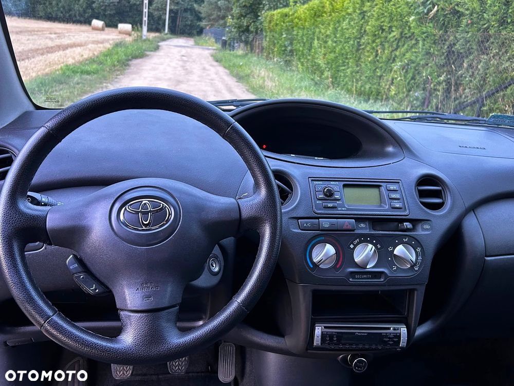 Toyota Yaris 1.3 Sol - 7