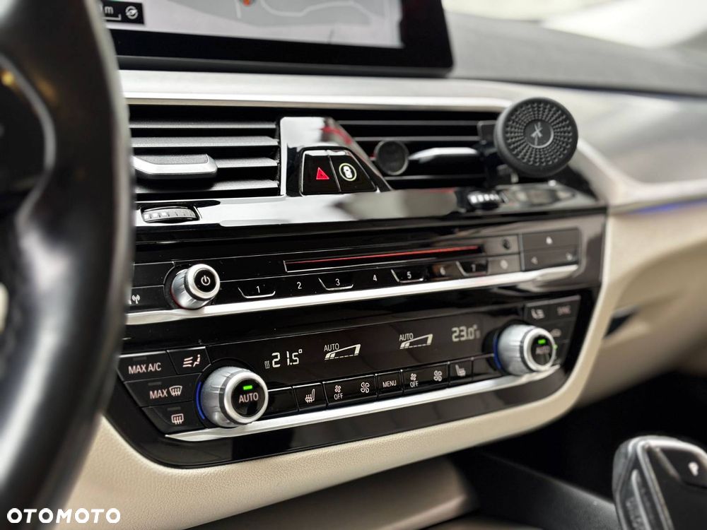 BMW Seria 5 520d xDrive Luxury Line - 20